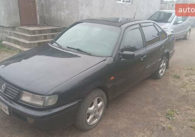 Черный Фольксваген Пассат, объемом двигателя 2 л и пробегом 290 тыс. км за 1300 $, фото 6 на Automoto.ua