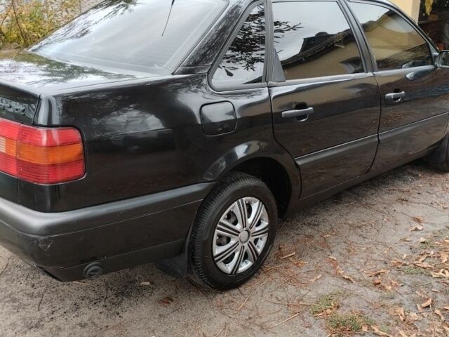 Черный Фольксваген Пассат, объемом двигателя 0 л и пробегом 300 тыс. км за 2150 $, фото 3 на Automoto.ua