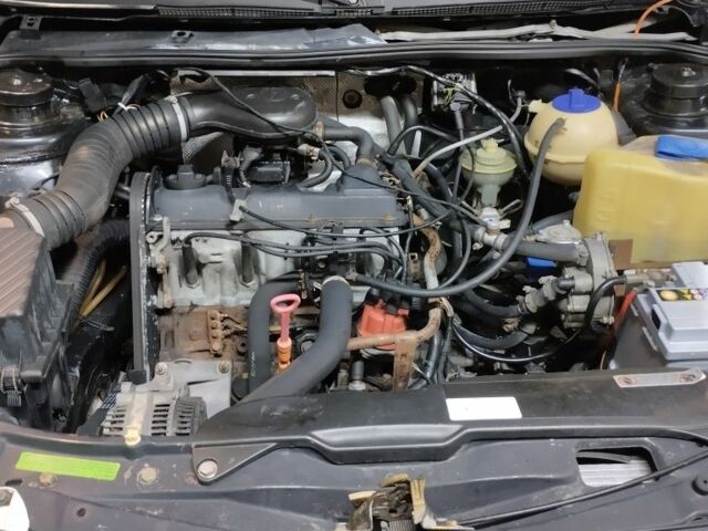 Черный Фольксваген Пассат, объемом двигателя 0 л и пробегом 300 тыс. км за 2150 $, фото 7 на Automoto.ua