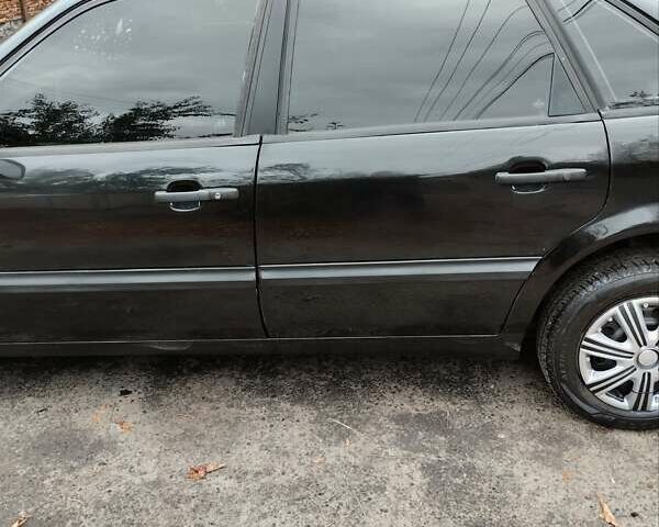 Чорний Фольксваген Пассат, об'ємом двигуна 1.78 л та пробігом 300 тис. км за 2100 $, фото 6 на Automoto.ua