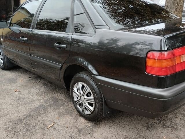 Черный Фольксваген Пассат, объемом двигателя 0 л и пробегом 300 тыс. км за 2150 $, фото 4 на Automoto.ua