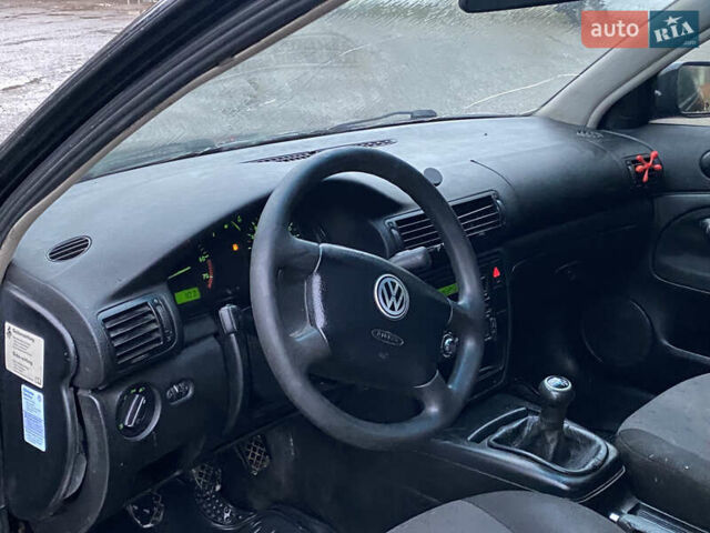 Чорний Фольксваген Пассат, об'ємом двигуна 1.6 л та пробігом 350 тис. км за 2000 $, фото 21 на Automoto.ua