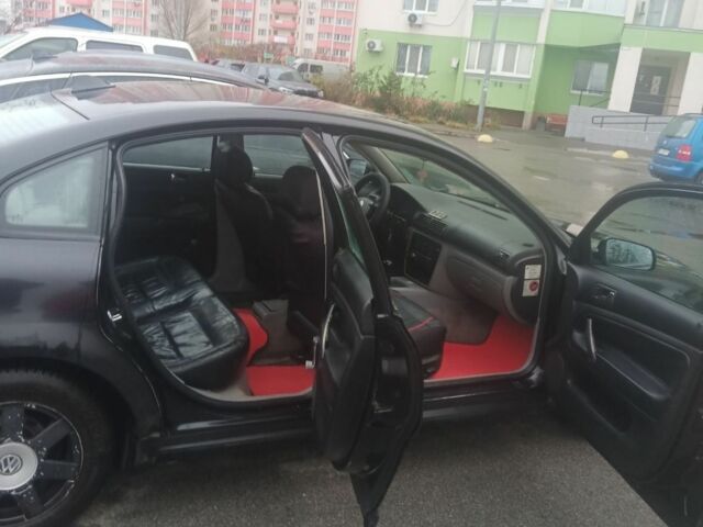 Чорний Фольксваген Пассат, об'ємом двигуна 1.6 л та пробігом 400 тис. км за 2200 $, фото 1 на Automoto.ua