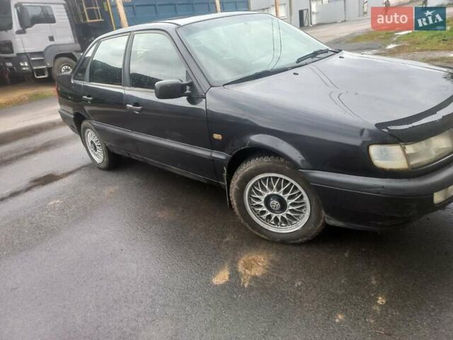 Чорний Фольксваген Пассат, об'ємом двигуна 1.8 л та пробігом 400 тис. км за 2250 $, фото 1 на Automoto.ua