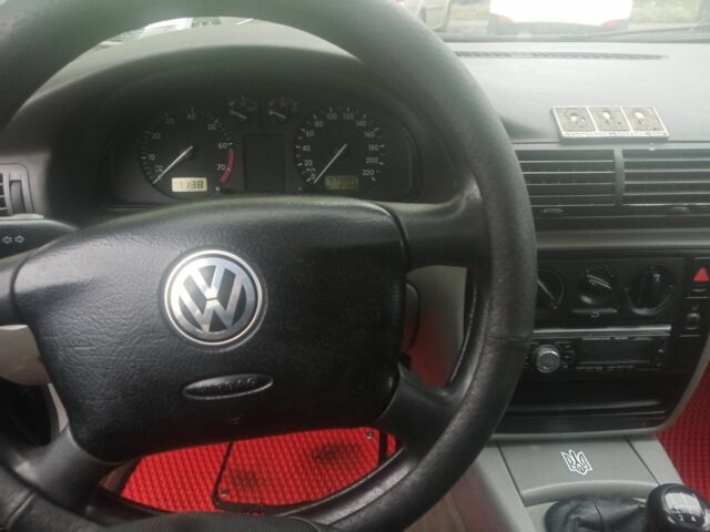 Чорний Фольксваген Пассат, об'ємом двигуна 1.6 л та пробігом 400 тис. км за 2200 $, фото 7 на Automoto.ua