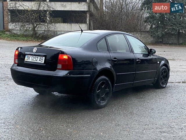 Чорний Фольксваген Пассат, об'ємом двигуна 1.6 л та пробігом 350 тис. км за 2000 $, фото 14 на Automoto.ua