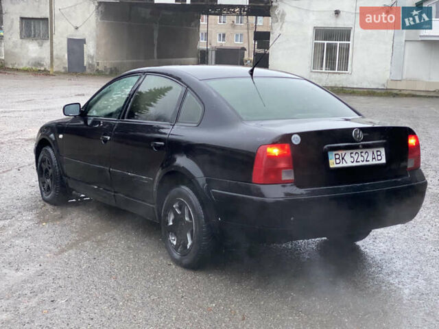 Чорний Фольксваген Пассат, об'ємом двигуна 1.6 л та пробігом 350 тис. км за 2000 $, фото 15 на Automoto.ua