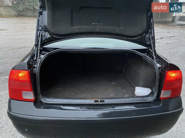 Чорний Фольксваген Пассат, об'ємом двигуна 1.6 л та пробігом 350 тис. км за 2000 $, фото 25 на Automoto.ua