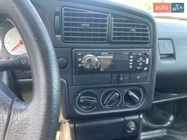 Чорний Фольксваген Пассат, об'ємом двигуна 1.78 л та пробігом 182 тис. км за 3650 $, фото 7 на Automoto.ua