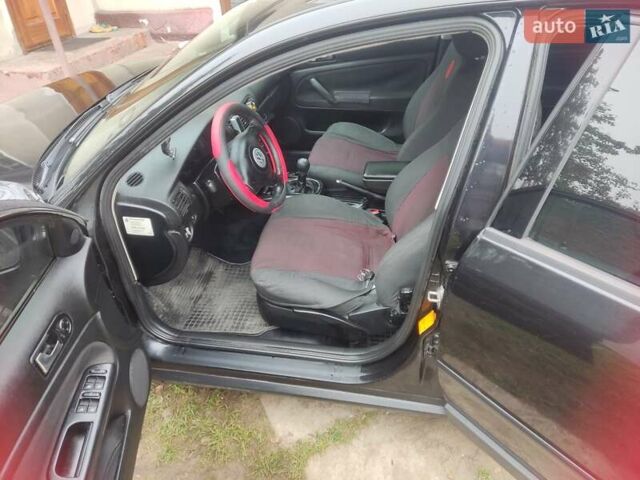 Черный Фольксваген Пассат, объемом двигателя 1.78 л и пробегом 260 тыс. км за 3100 $, фото 6 на Automoto.ua