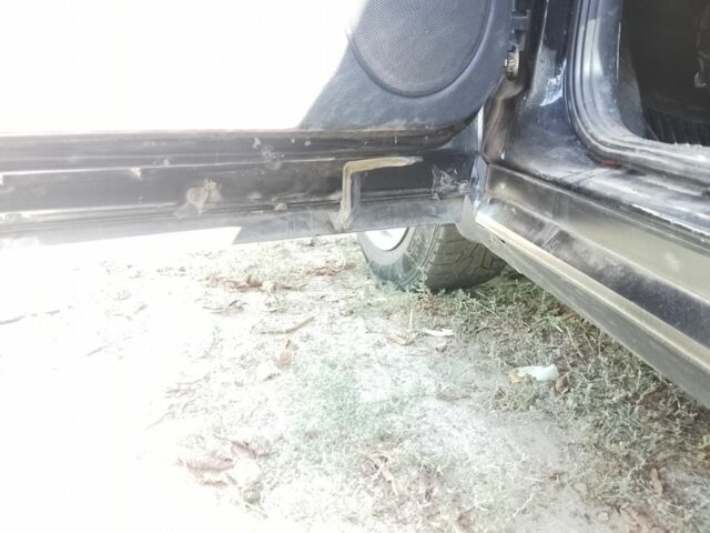 Черный Фольксваген Пассат, объемом двигателя 1.6 л и пробегом 199 тыс. км за 2500 $, фото 3 на Automoto.ua