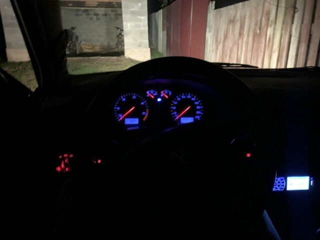 Черный Фольксваген Пассат, объемом двигателя 1.9 л и пробегом 322 тыс. км за 1578 $, фото 3 на Automoto.ua