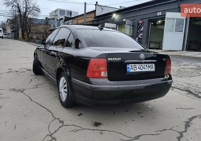 Черный Фольксваген Пассат, объемом двигателя 1.78 л и пробегом 520 тыс. км за 4200 $, фото 3 на Automoto.ua