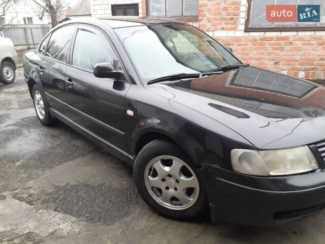 Черный Фольксваген Пассат, объемом двигателя 1.6 л и пробегом 390 тыс. км за 2999 $, фото 19 на Automoto.ua