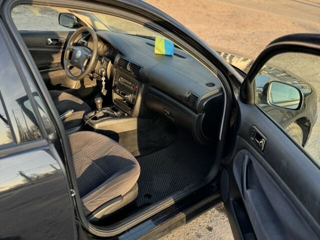 Черный Фольксваген Пассат, объемом двигателя 1.8 л и пробегом 396 тыс. км за 3200 $, фото 9 на Automoto.ua