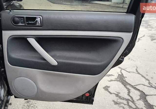 Черный Фольксваген Пассат, объемом двигателя 1.78 л и пробегом 520 тыс. км за 4200 $, фото 8 на Automoto.ua