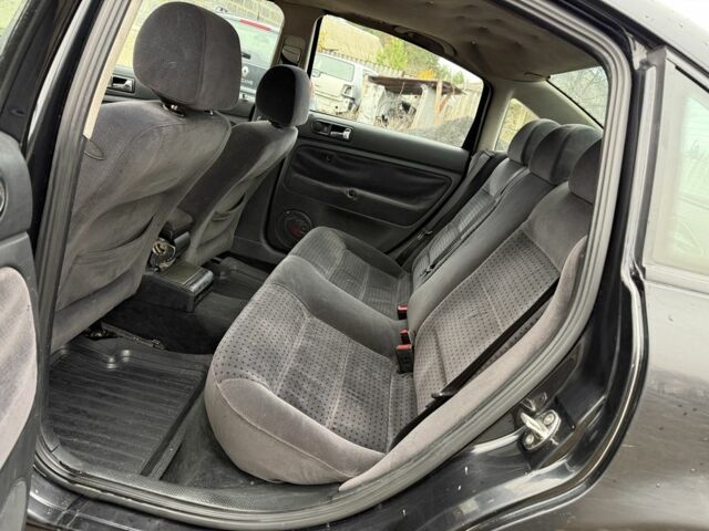 Чорний Фольксваген Пассат, об'ємом двигуна 1.9 л та пробігом 300 тис. км за 1250 $, фото 5 на Automoto.ua