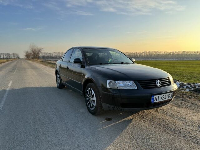 Черный Фольксваген Пассат, объемом двигателя 1.8 л и пробегом 396 тыс. км за 3200 $, фото 4 на Automoto.ua