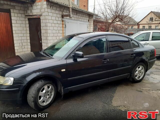 Черный Фольксваген Пассат, объемом двигателя 1.6 л и пробегом 390 тыс. км за 2999 $, фото 8 на Automoto.ua