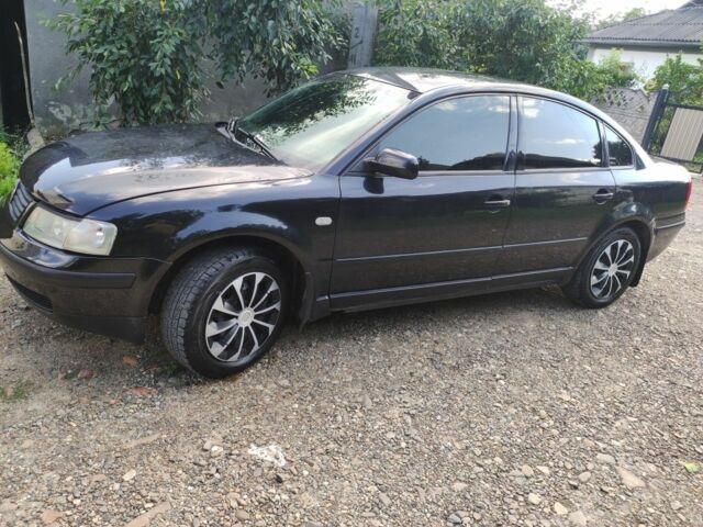 Черный Фольксваген Пассат, объемом двигателя 1.8 л и пробегом 340 тыс. км за 3200 $, фото 3 на Automoto.ua