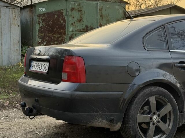 Черный Фольксваген Пассат, объемом двигателя 1.8 л и пробегом 300 тыс. км за 3200 $, фото 5 на Automoto.ua