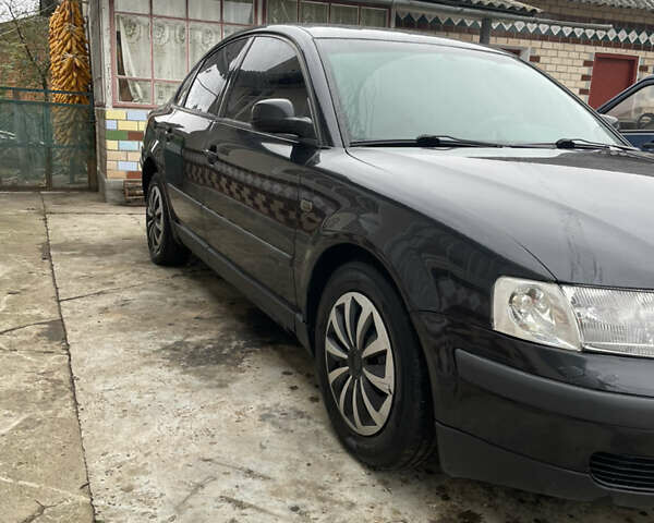 Черный Фольксваген Пассат, объемом двигателя 1.9 л и пробегом 431 тыс. км за 3050 $, фото 4 на Automoto.ua