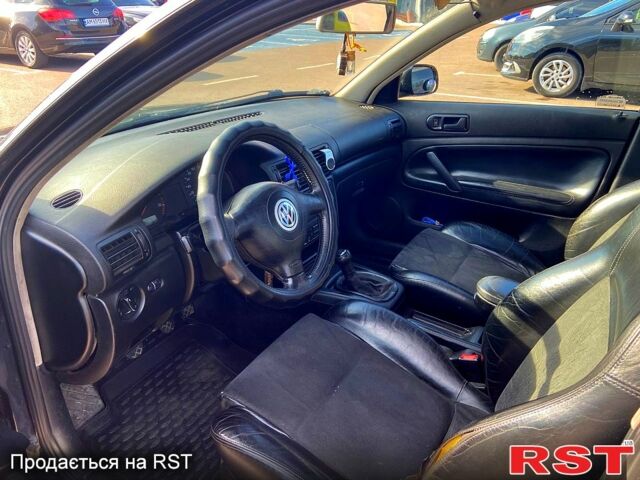 Черный Фольксваген Пассат, объемом двигателя 1.9 л и пробегом 450 тыс. км за 3500 $, фото 1 на Automoto.ua