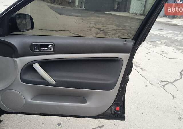 Черный Фольксваген Пассат, объемом двигателя 1.78 л и пробегом 520 тыс. км за 4200 $, фото 10 на Automoto.ua