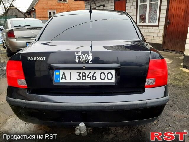 Черный Фольксваген Пассат, объемом двигателя 1.6 л и пробегом 390 тыс. км за 2999 $, фото 6 на Automoto.ua