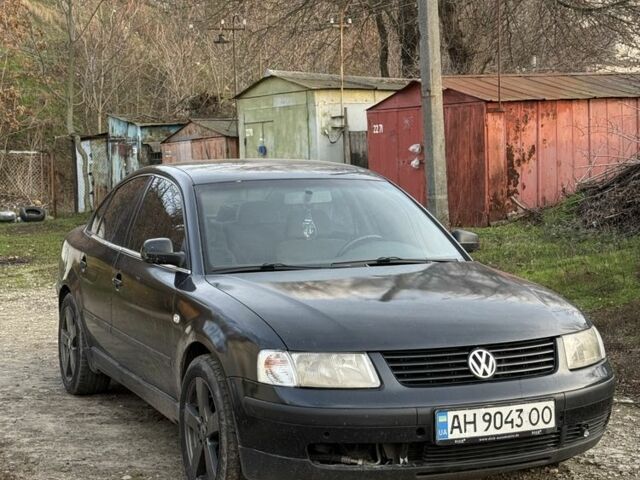 Черный Фольксваген Пассат, объемом двигателя 1.8 л и пробегом 300 тыс. км за 3200 $, фото 2 на Automoto.ua