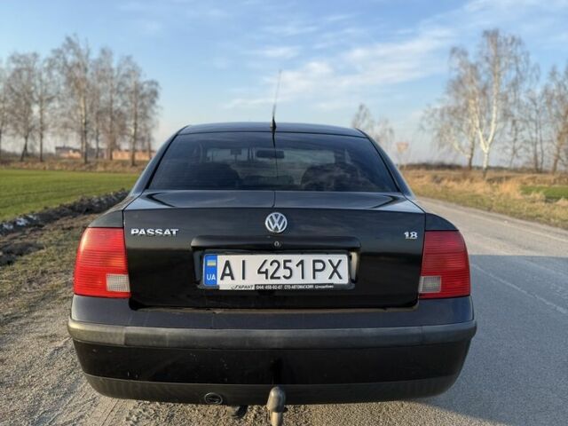 Черный Фольксваген Пассат, объемом двигателя 1.8 л и пробегом 396 тыс. км за 3200 $, фото 2 на Automoto.ua