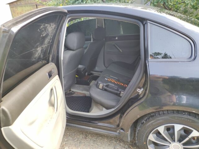 Черный Фольксваген Пассат, объемом двигателя 1.8 л и пробегом 340 тыс. км за 3200 $, фото 2 на Automoto.ua