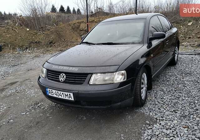 Черный Фольксваген Пассат, объемом двигателя 1.78 л и пробегом 520 тыс. км за 4200 $, фото 1 на Automoto.ua