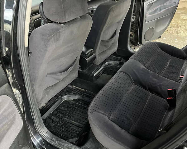 Черный Фольксваген Пассат, объемом двигателя 1.9 л и пробегом 361 тыс. км за 3700 $, фото 15 на Automoto.ua