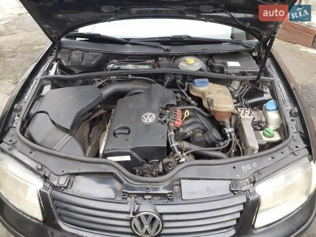 Черный Фольксваген Пассат, объемом двигателя 1.6 л и пробегом 390 тыс. км за 2999 $, фото 1 на Automoto.ua