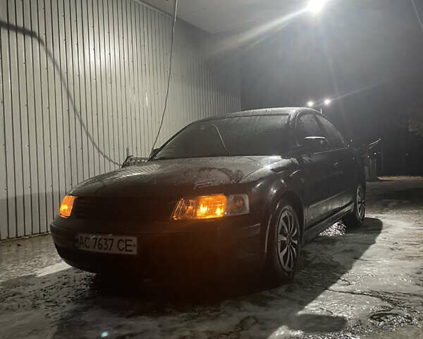 Черный Фольксваген Пассат, объемом двигателя 1.9 л и пробегом 431 тыс. км за 3050 $, фото 13 на Automoto.ua