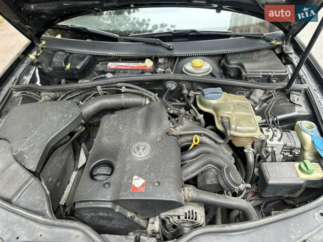 Чорний Фольксваген Пассат, об'ємом двигуна 1.6 л та пробігом 424 тис. км за 3300 $, фото 21 на Automoto.ua