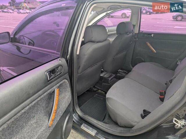 Чорний Фольксваген Пассат, об'ємом двигуна 1.8 л та пробігом 140 тис. км за 3500 $, фото 14 на Automoto.ua