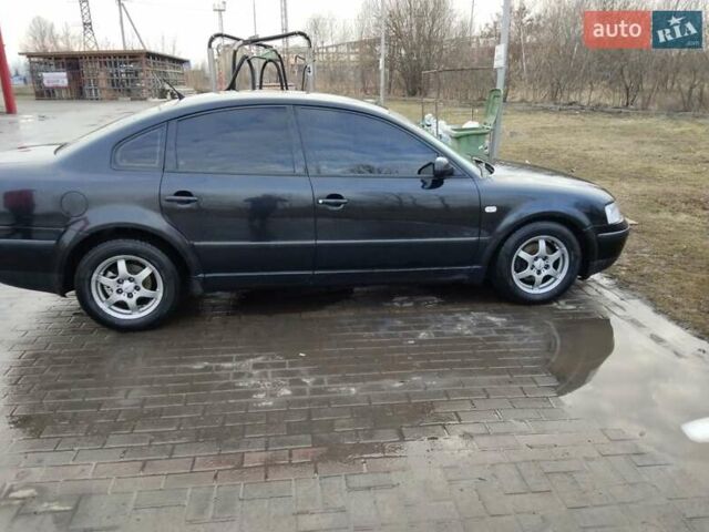 Черный Фольксваген Пассат, объемом двигателя 1.9 л и пробегом 340 тыс. км за 3700 $, фото 2 на Automoto.ua