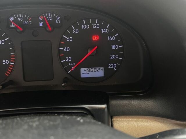 Черный Фольксваген Пассат, объемом двигателя 1.9 л и пробегом 496 тыс. км за 3500 $, фото 5 на Automoto.ua