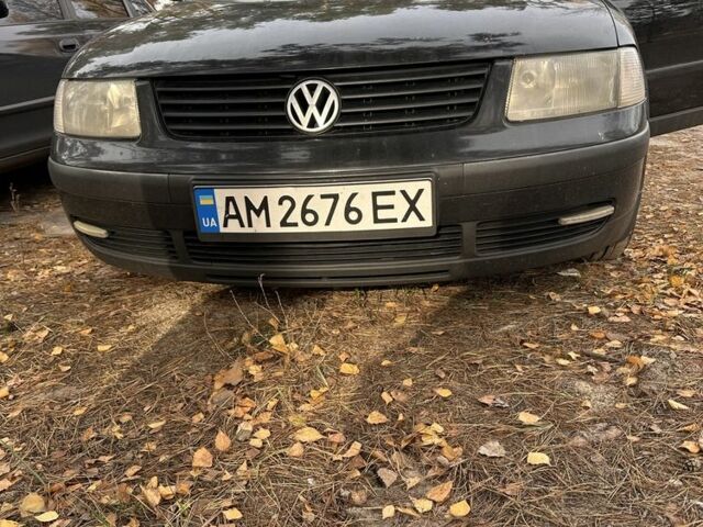 Чорний Фольксваген Пассат, об'ємом двигуна 1.8 л та пробігом 316 тис. км за 3800 $, фото 1 на Automoto.ua