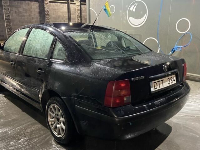 Черный Фольксваген Пассат, объемом двигателя 1.9 л и пробегом 300 тыс. км за 1700 $, фото 2 на Automoto.ua