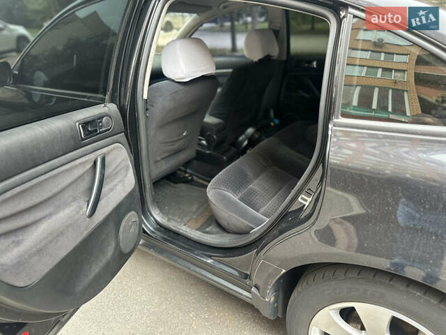 Чорний Фольксваген Пассат, об'ємом двигуна 1.6 л та пробігом 424 тис. км за 3300 $, фото 17 на Automoto.ua