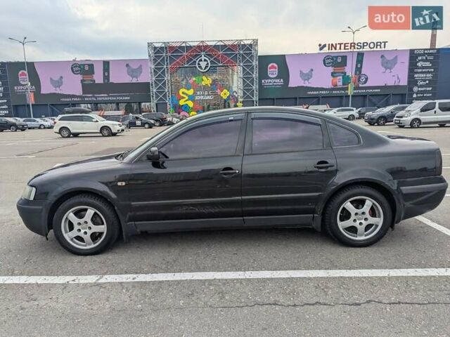 Чорний Фольксваген Пассат, об'ємом двигуна 1.8 л та пробігом 140 тис. км за 3500 $, фото 4 на Automoto.ua