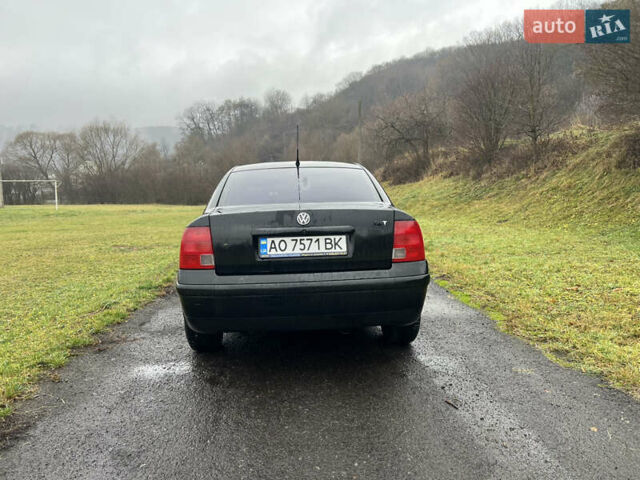 Чорний Фольксваген Пассат, об'ємом двигуна 1.78 л та пробігом 270 тис. км за 2100 $, фото 4 на Automoto.ua
