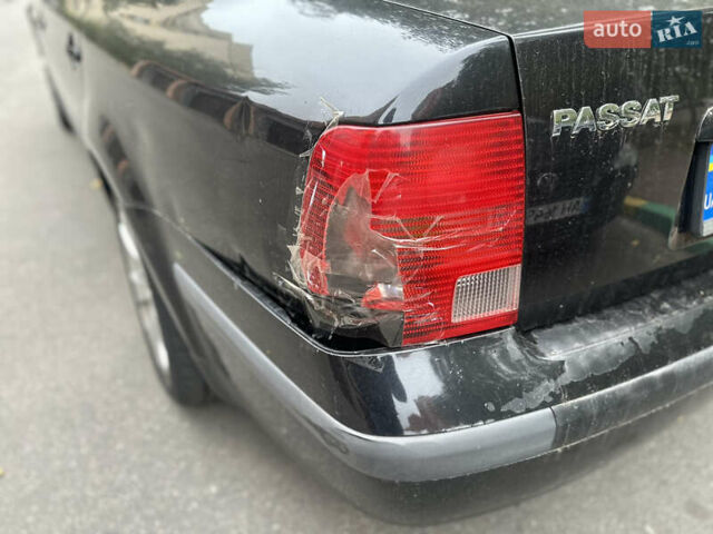 Чорний Фольксваген Пассат, об'ємом двигуна 1.6 л та пробігом 424 тис. км за 3300 $, фото 4 на Automoto.ua