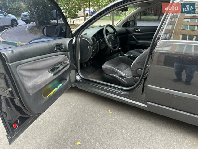 Чорний Фольксваген Пассат, об'ємом двигуна 1.6 л та пробігом 424 тис. км за 3300 $, фото 18 на Automoto.ua