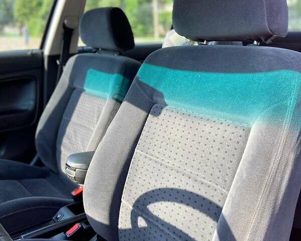 Чорний Фольксваген Пассат, об'ємом двигуна 1.6 л та пробігом 315 тис. км за 4500 $, фото 5 на Automoto.ua