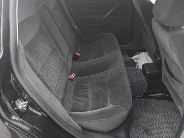 Черный Фольксваген Пассат, объемом двигателя 1.8 л и пробегом 435 тыс. км за 4300 $, фото 12 на Automoto.ua