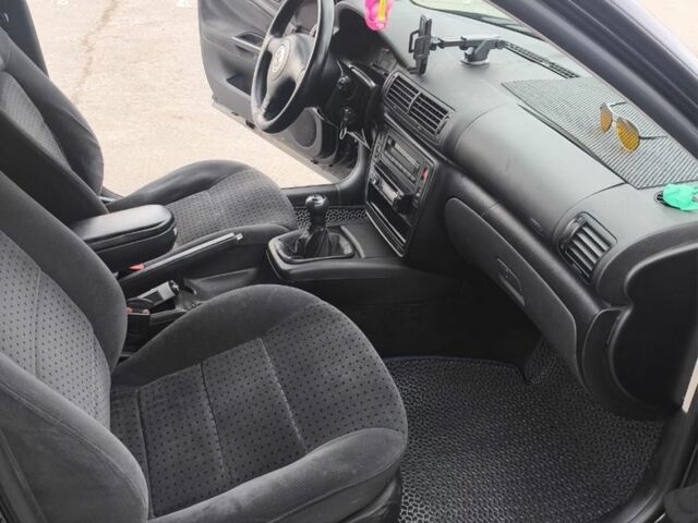 Черный Фольксваген Пассат, объемом двигателя 1.8 л и пробегом 435 тыс. км за 4300 $, фото 13 на Automoto.ua